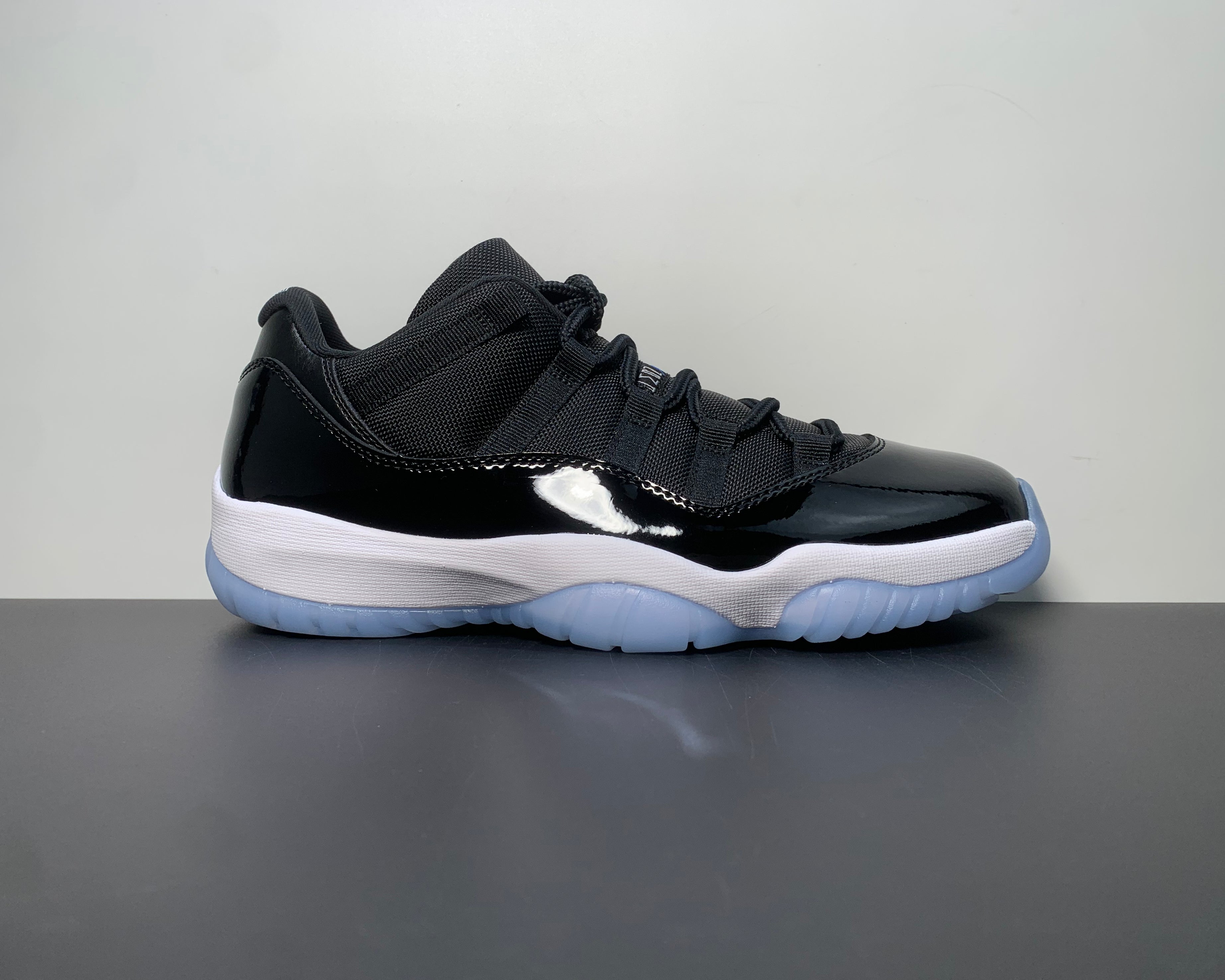 Air Jordan 11 Retro Low "Space Jam"