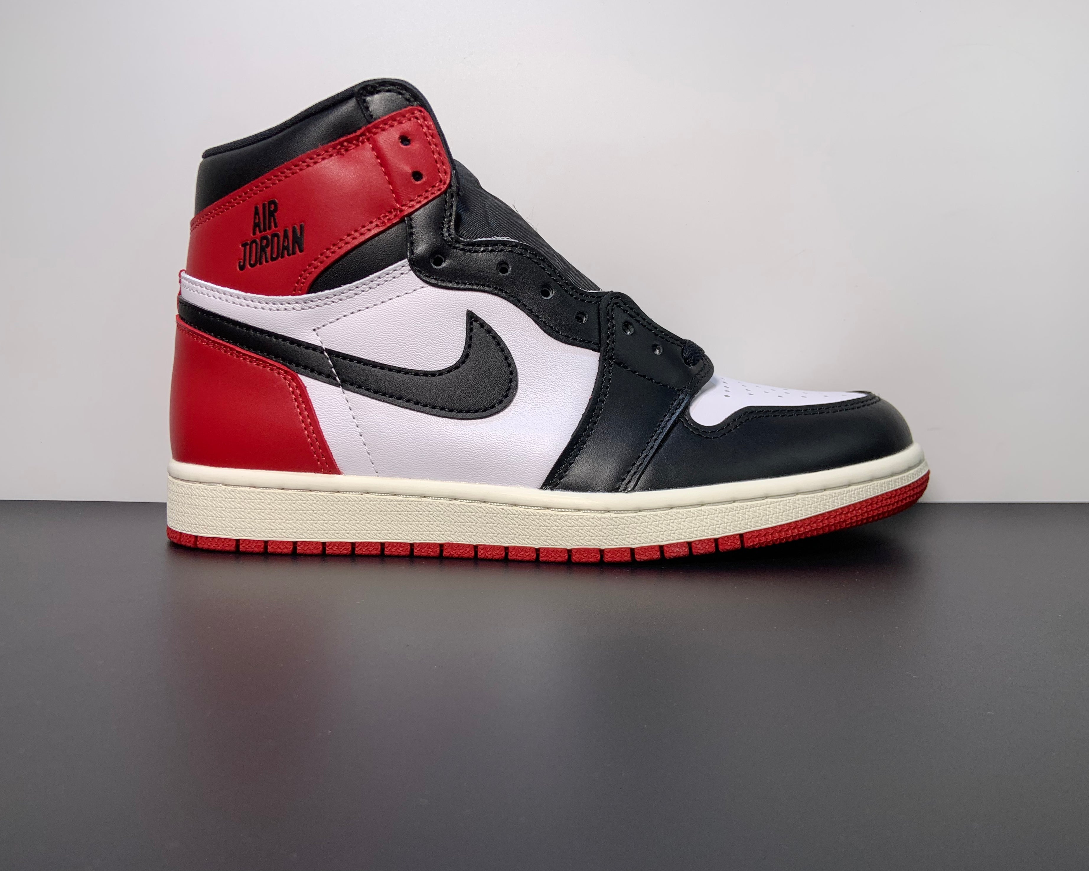 Air Jordan 1 Retro High OG "Black Toe Reimagined 2024"