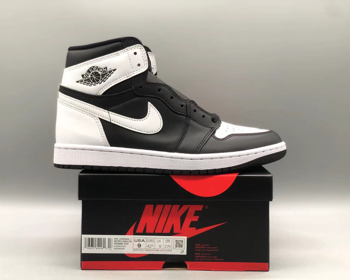 Air Jordan 1 Retro High OG "Black White"