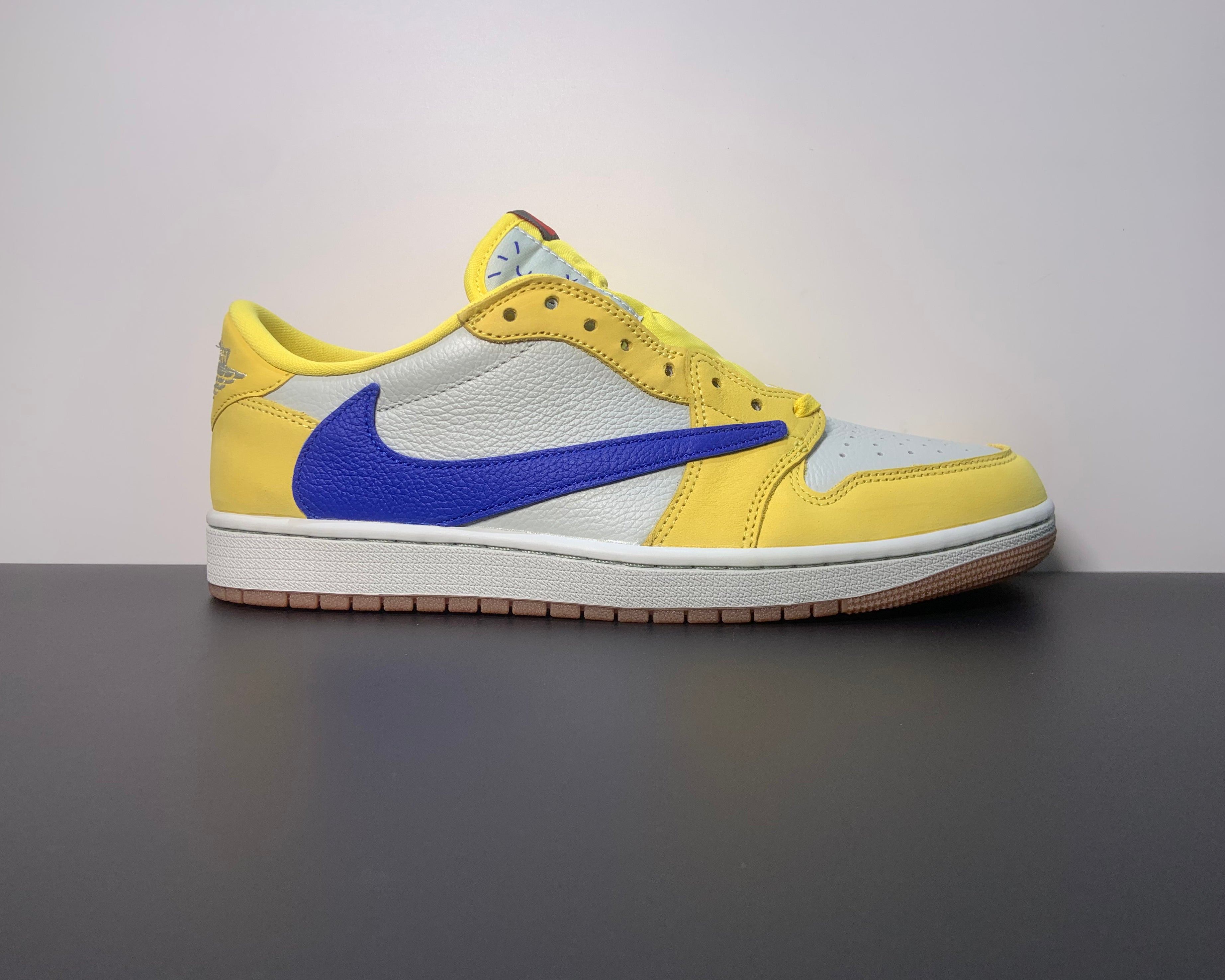 Jordan 1 Retro Low OG SP Travis Scott "Canary"