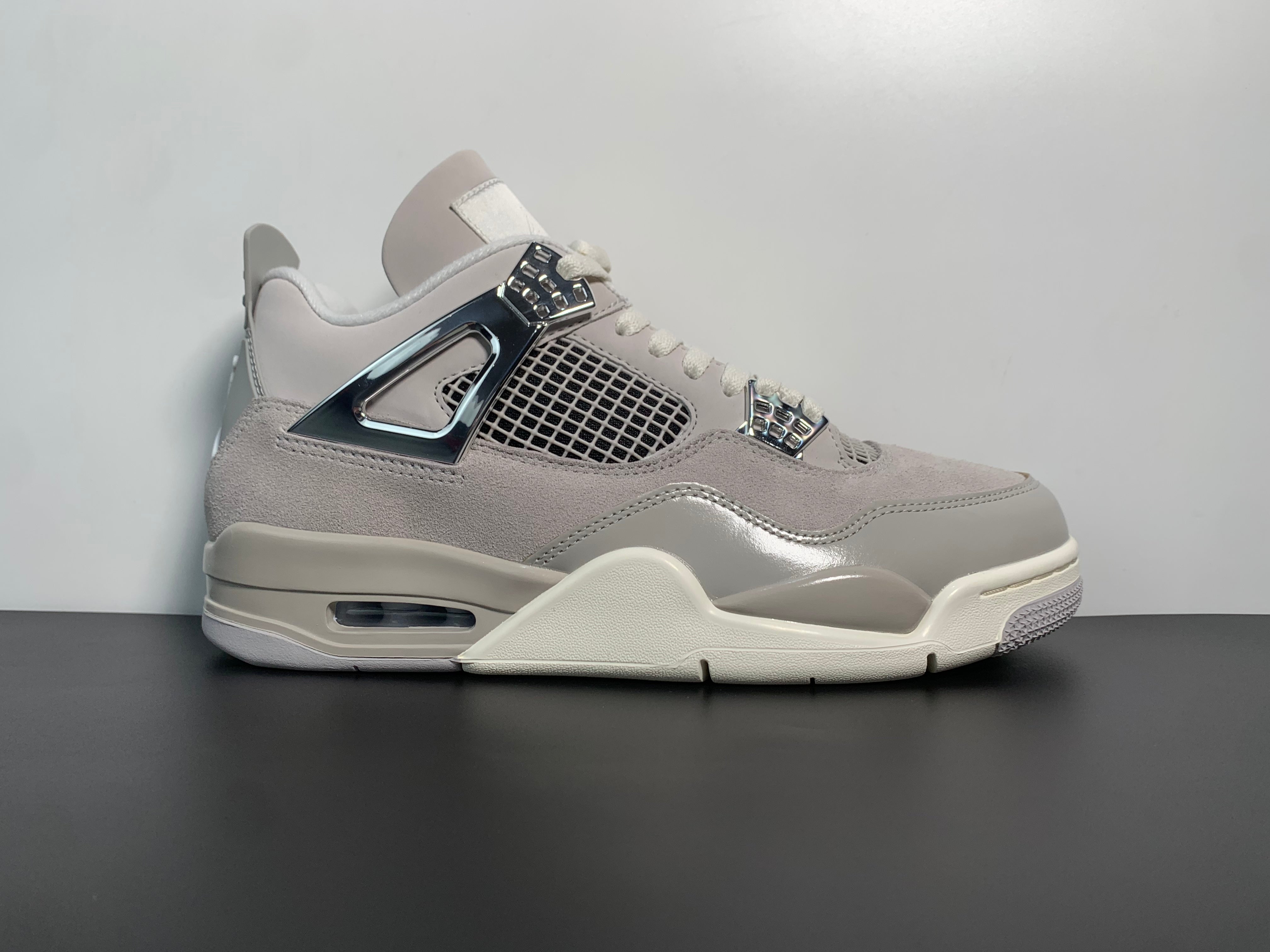 Air Jordan 4 Retro "Frozen Moments"