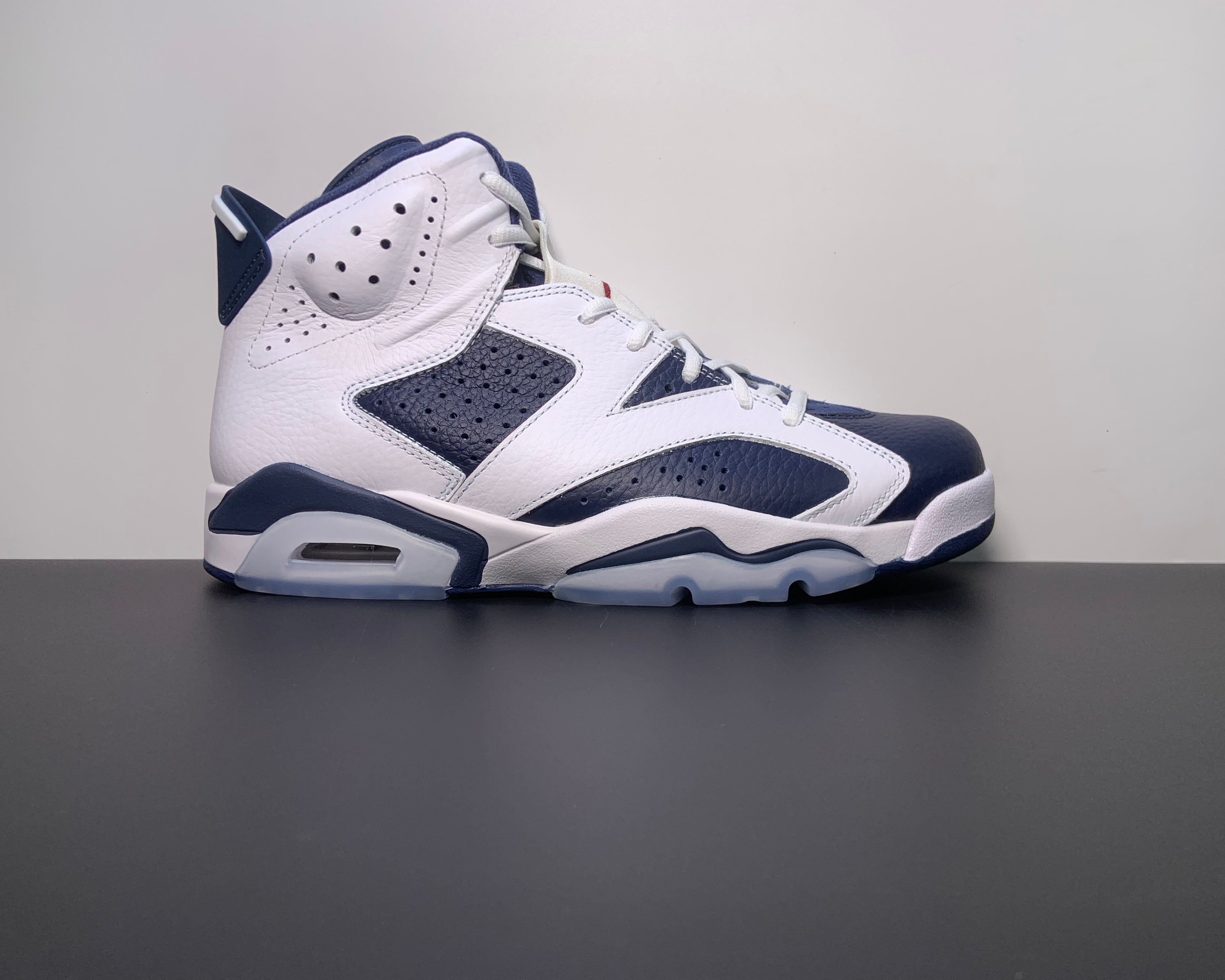 Air Jordan 6 Retro Olympic 2024