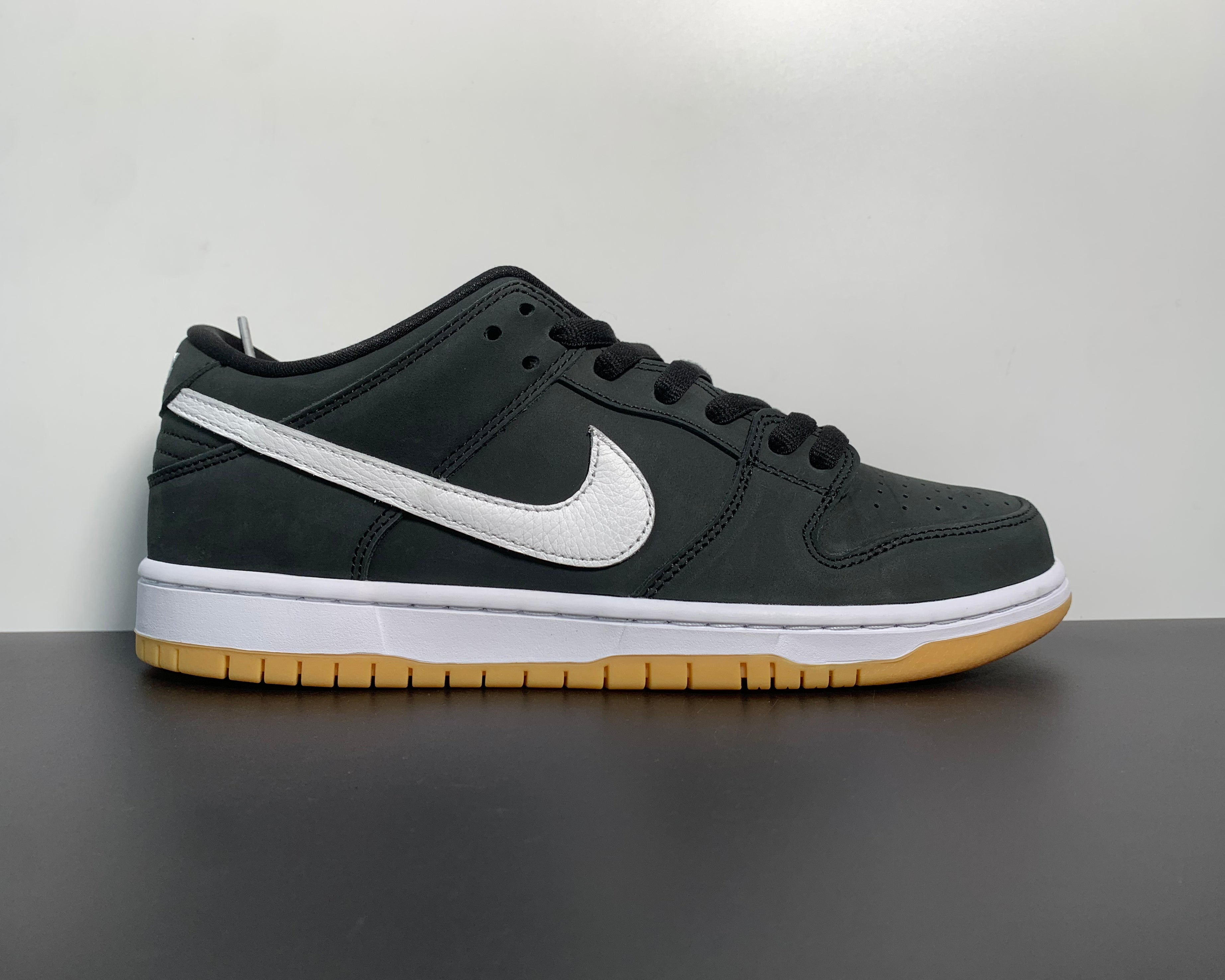 Nike SB Dunk Low Pro "Negro Goma"