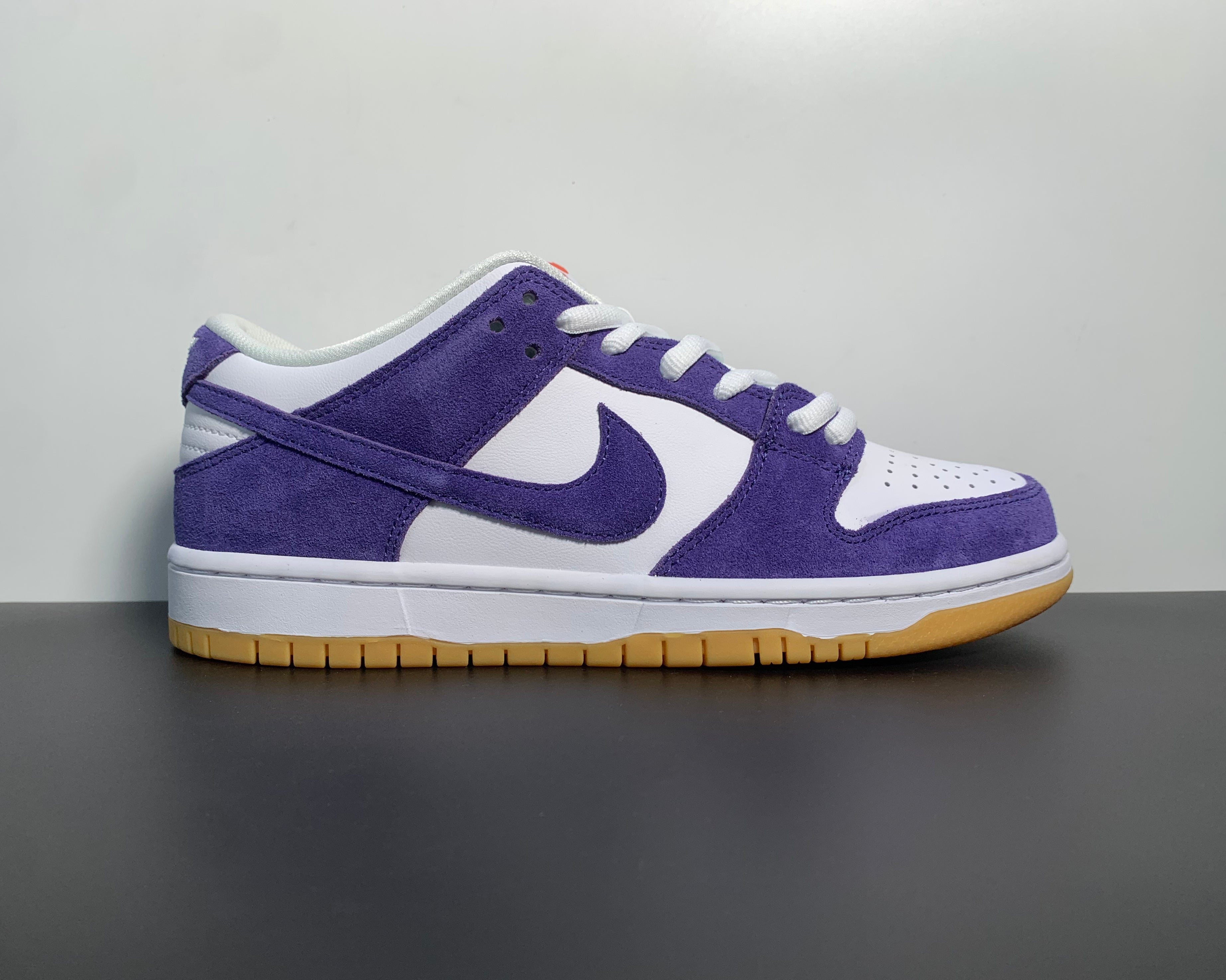 Nike SB Dunk Low Pro "Orange Label Court Violet"