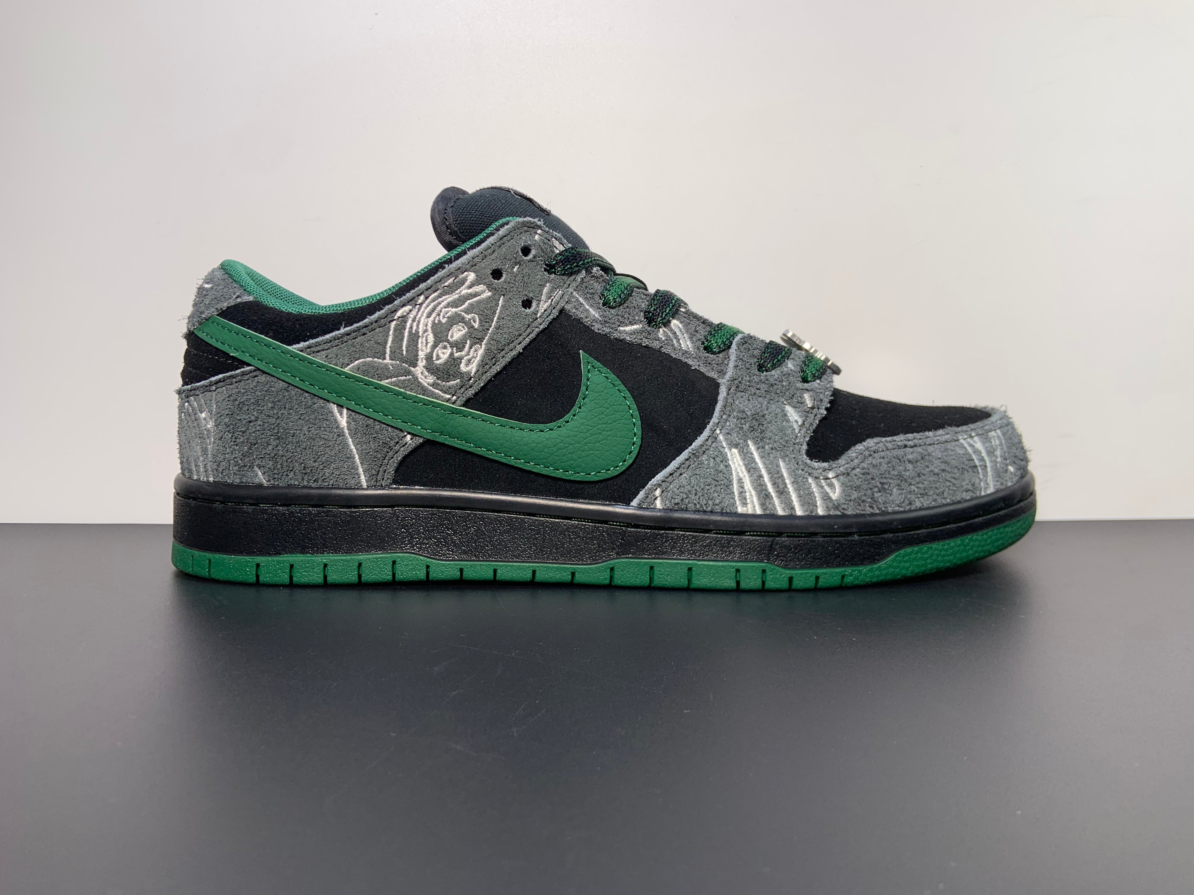 Dunk Low SB x THERE Skateboards Black Gorge Green