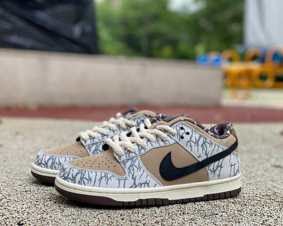 Travis Scott x SB Dunk Low DRIPPYKICKS