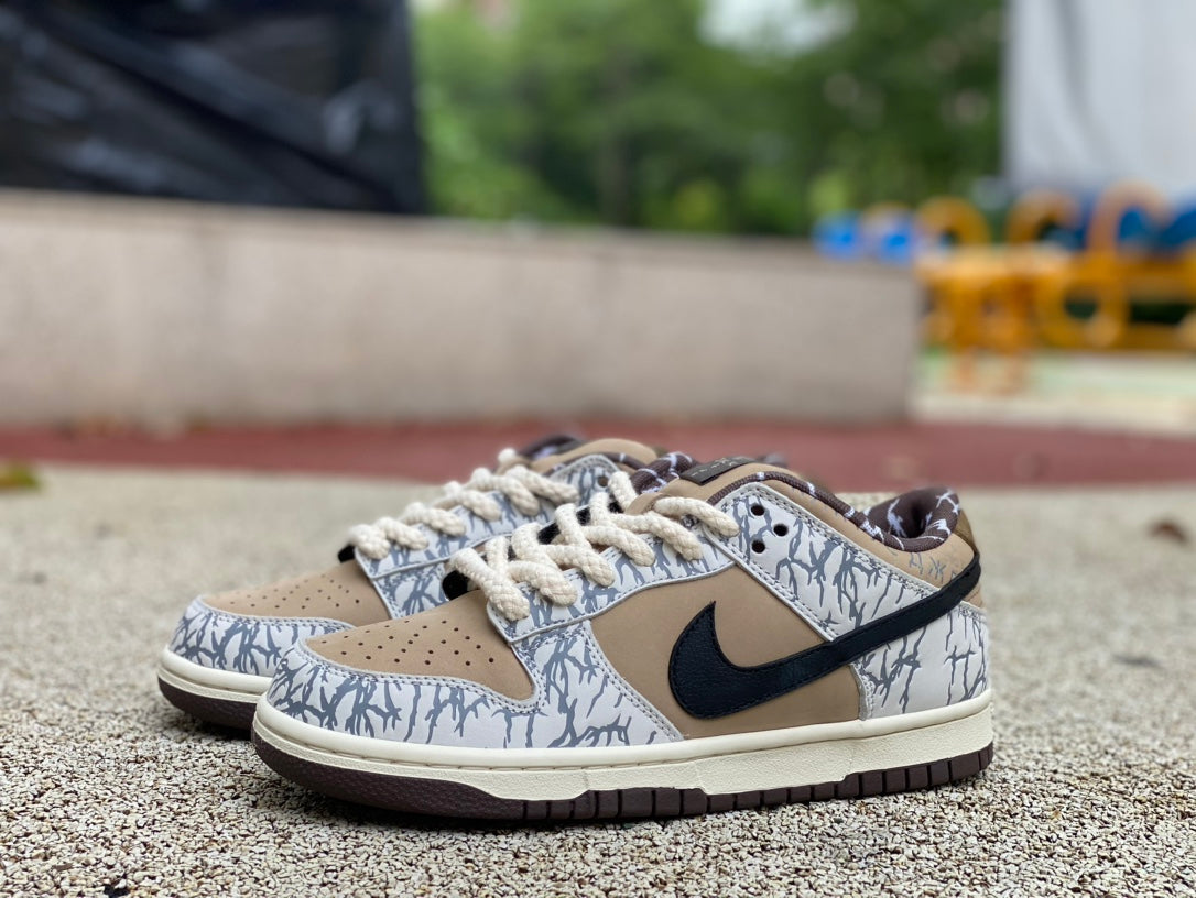 Travis Scott x SB Dunk Low DRIPPYKICKS