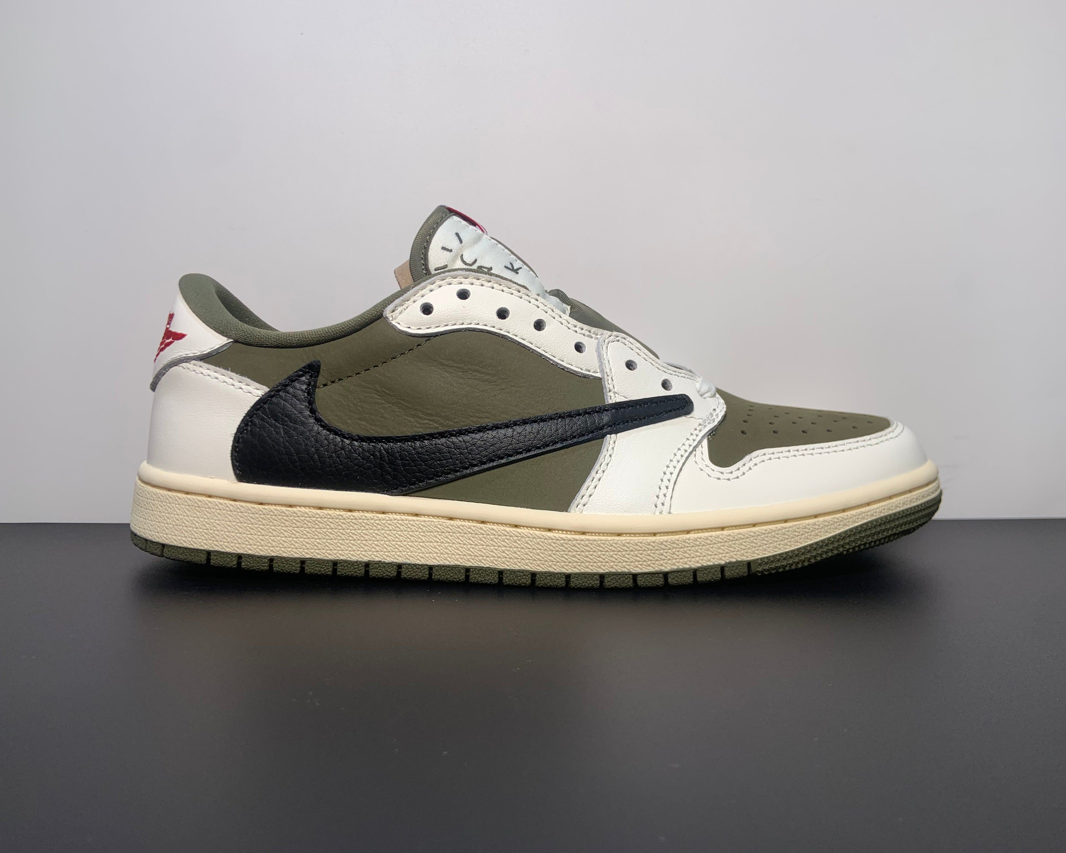 Air Jordan 1 Low OG x Travis Scott "Medium Olive"