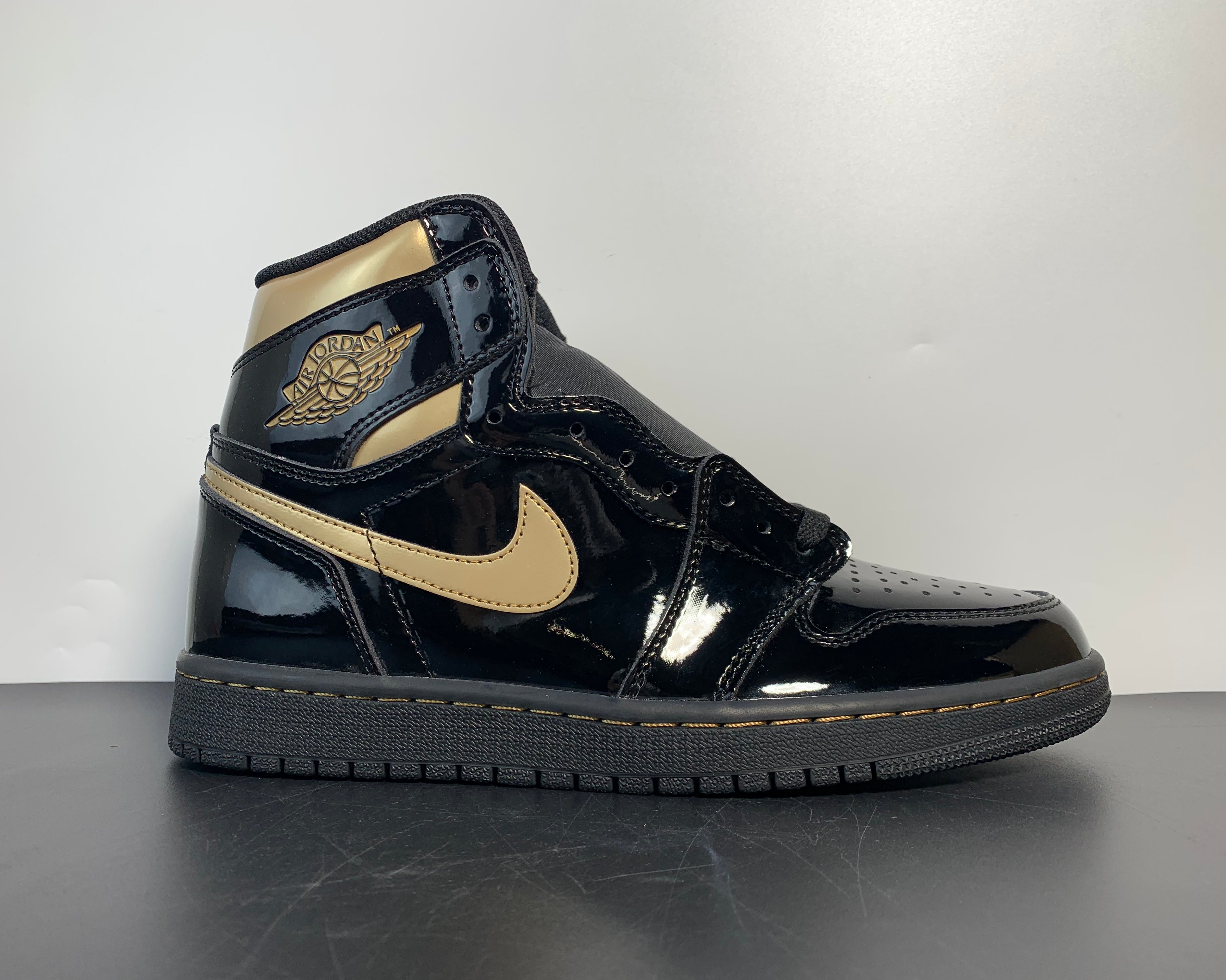 Air Jordan 1 High "Black Metallic Gold" My Store