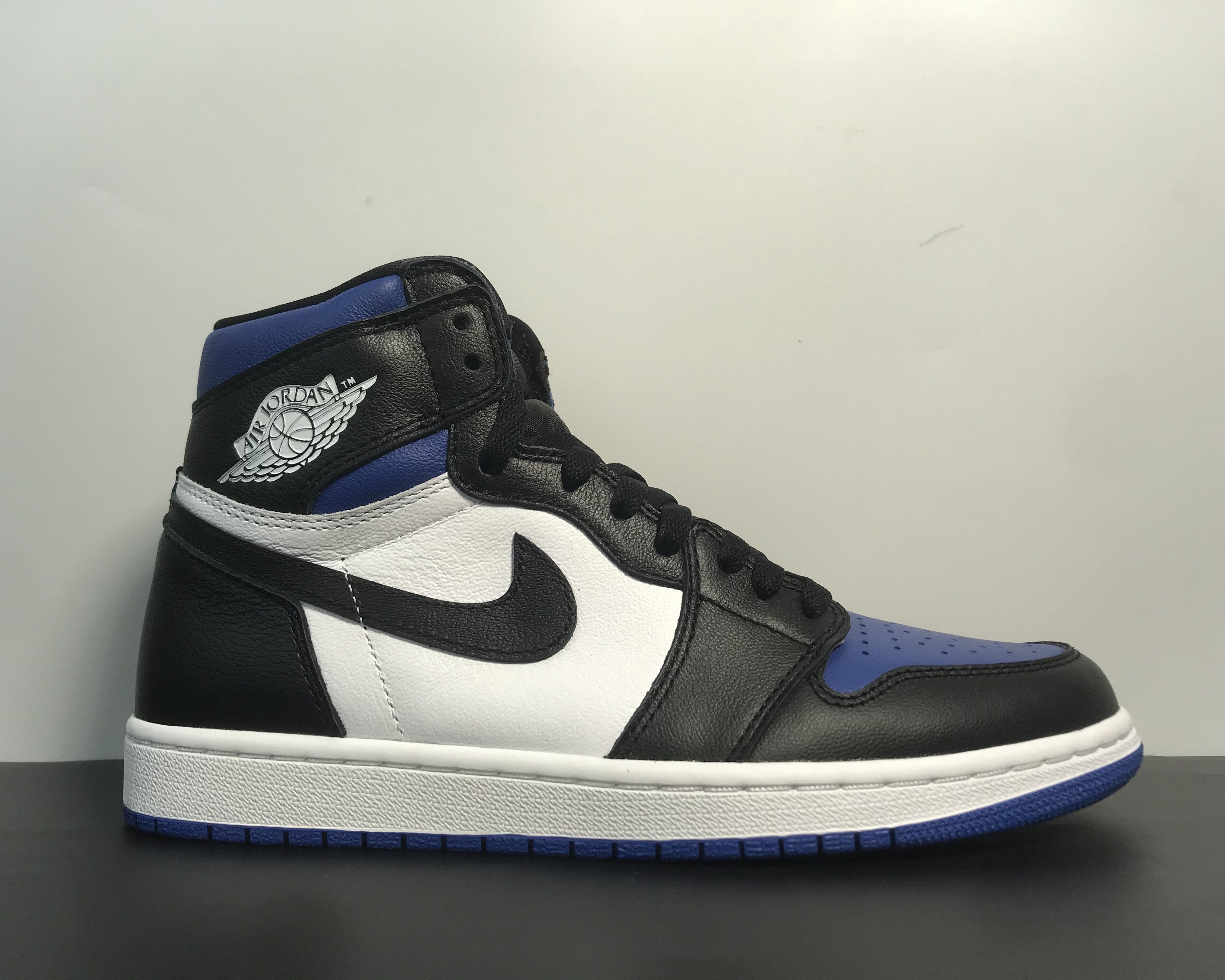 Air Jordan 1 Retro High "Royal Toe" My Store