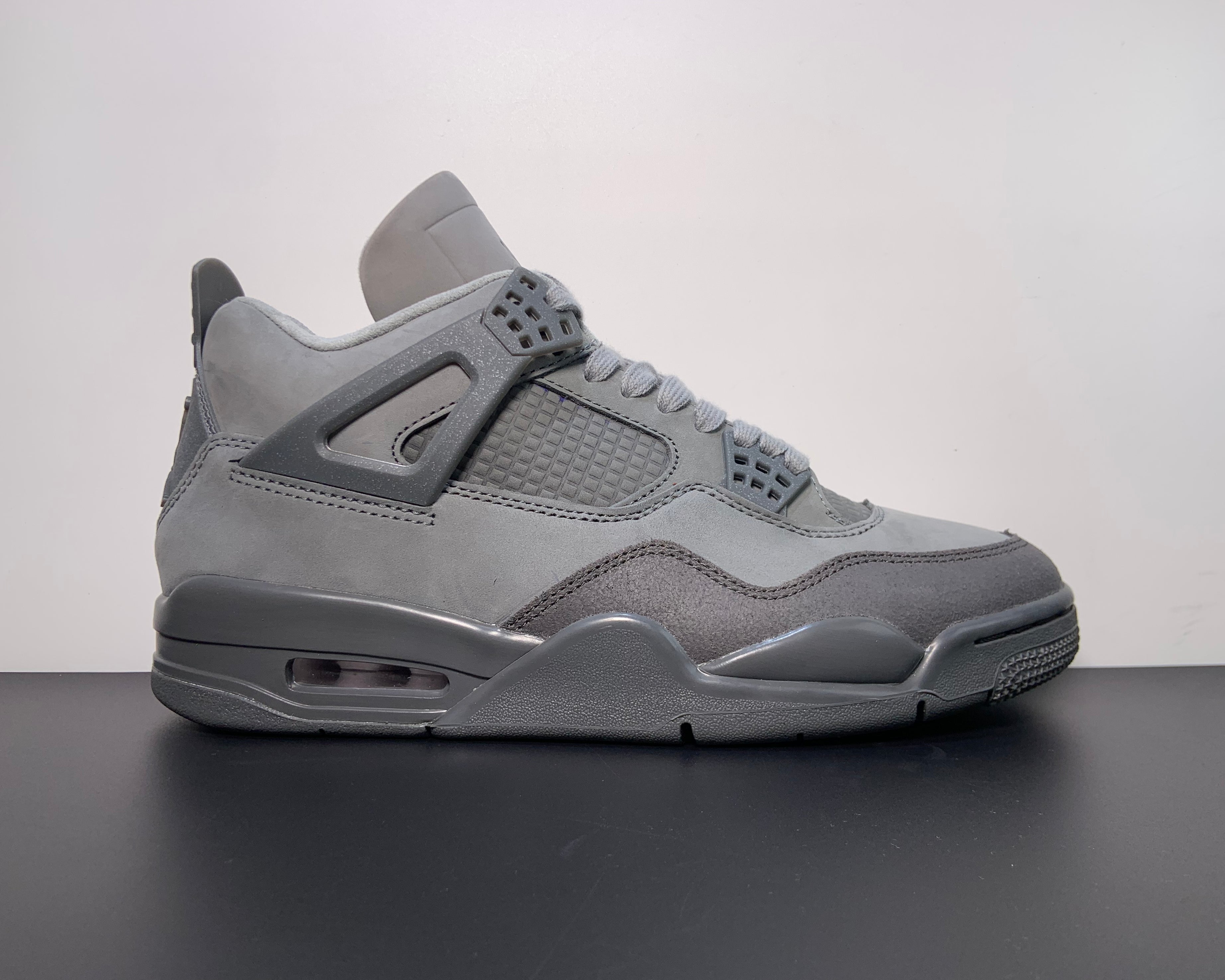 Air Jordan 4 "Wet Cement"