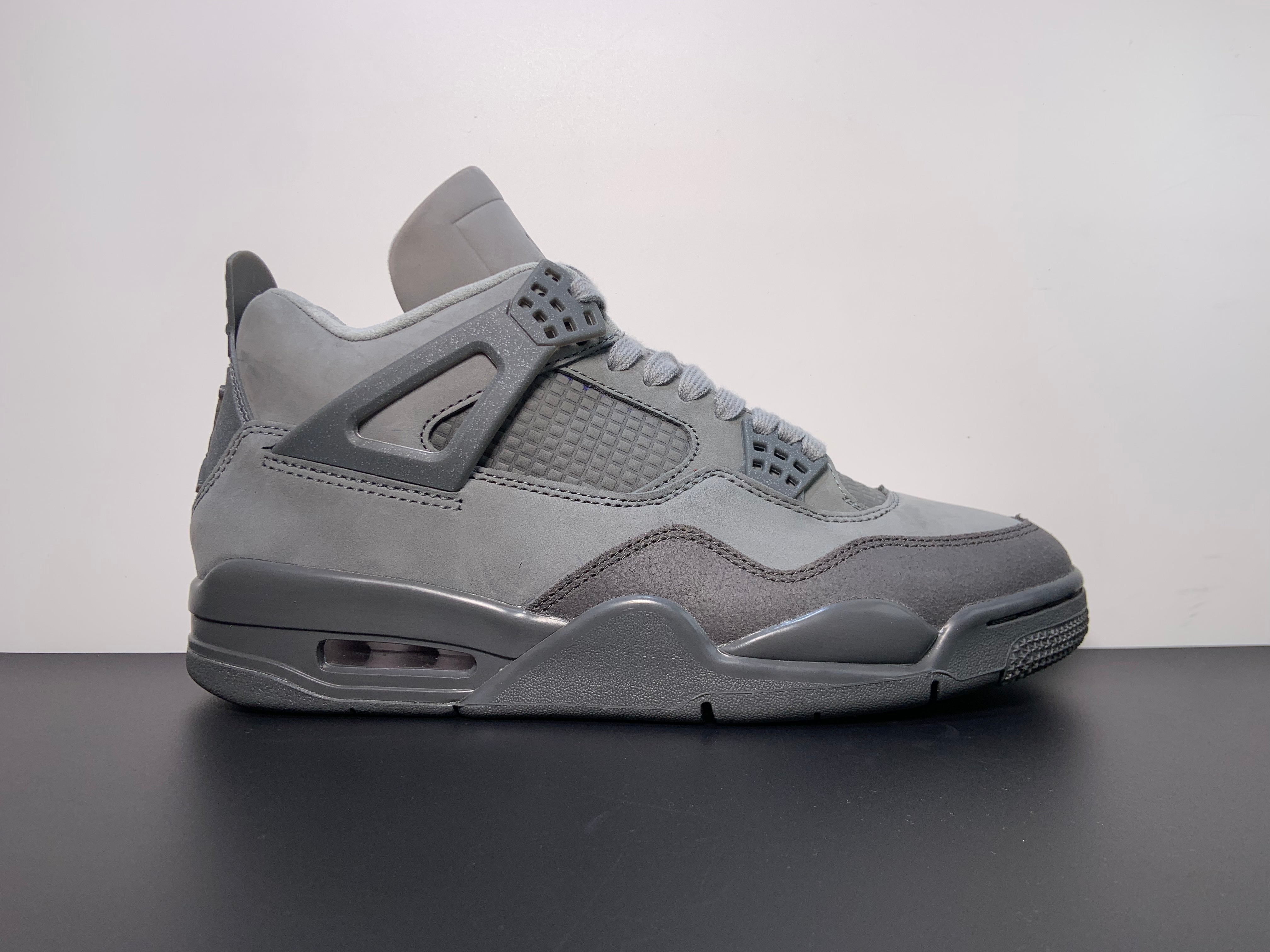 Air Jordan 4 "Wet Cement"