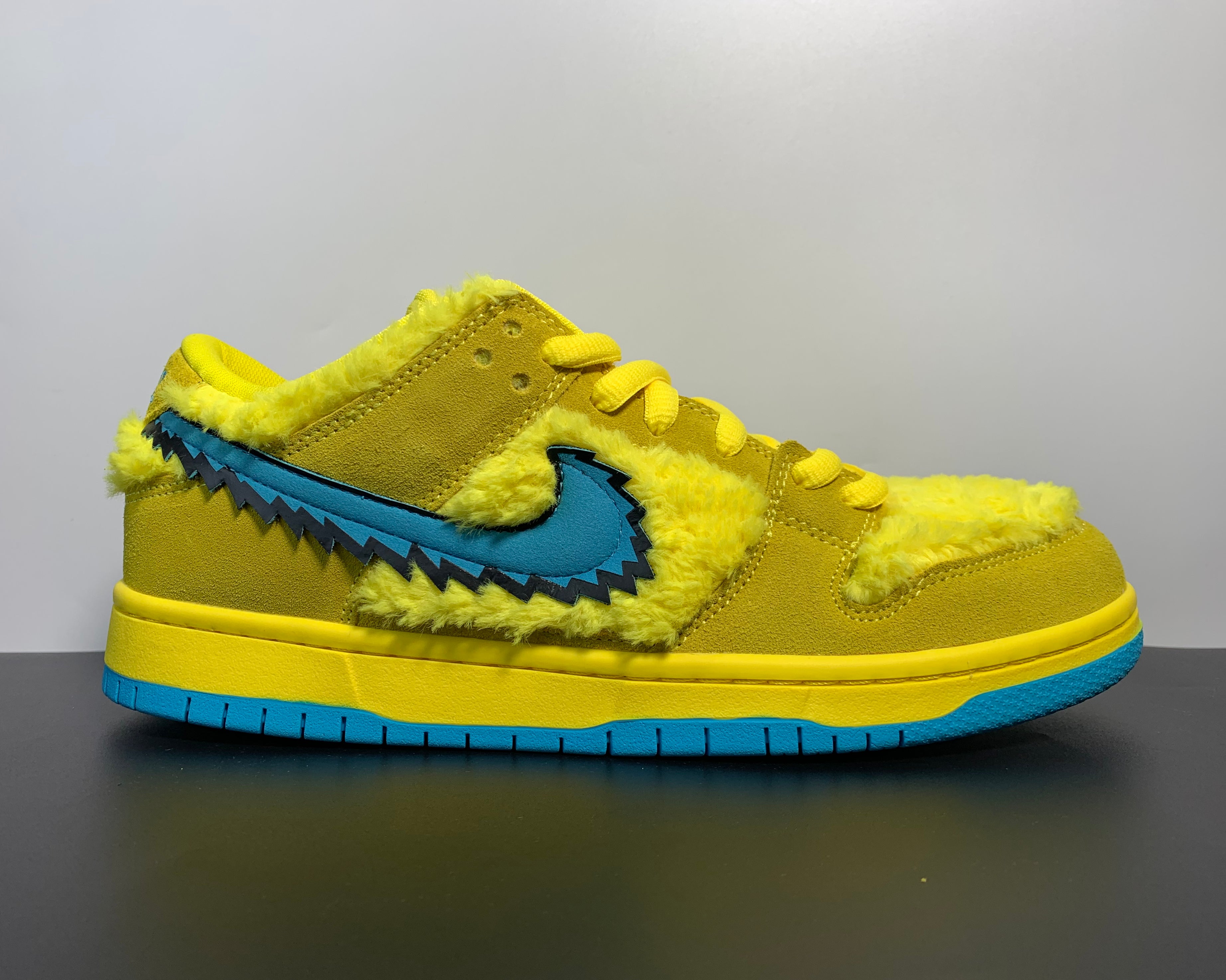 SB Dunk Low "Yellow Bear" x Grateful Dead My Store